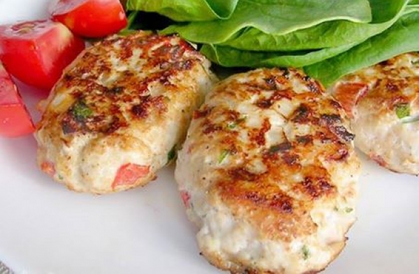 Курячі котлети з кабачком і рисом